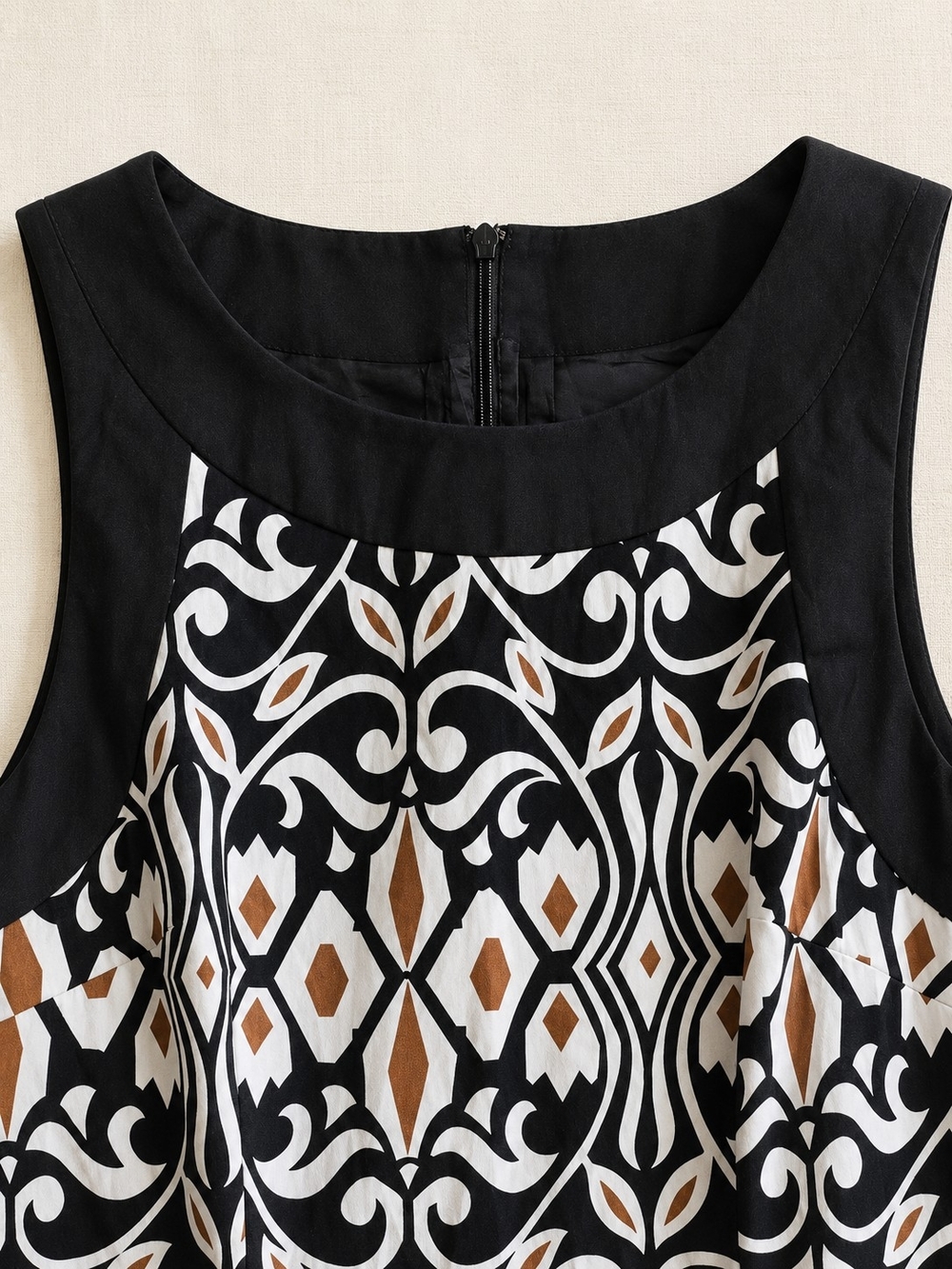 Classic Talbots Sleeveless Geometric Print Sheath Dress Black White Brown Size M - Picture 2 of 4